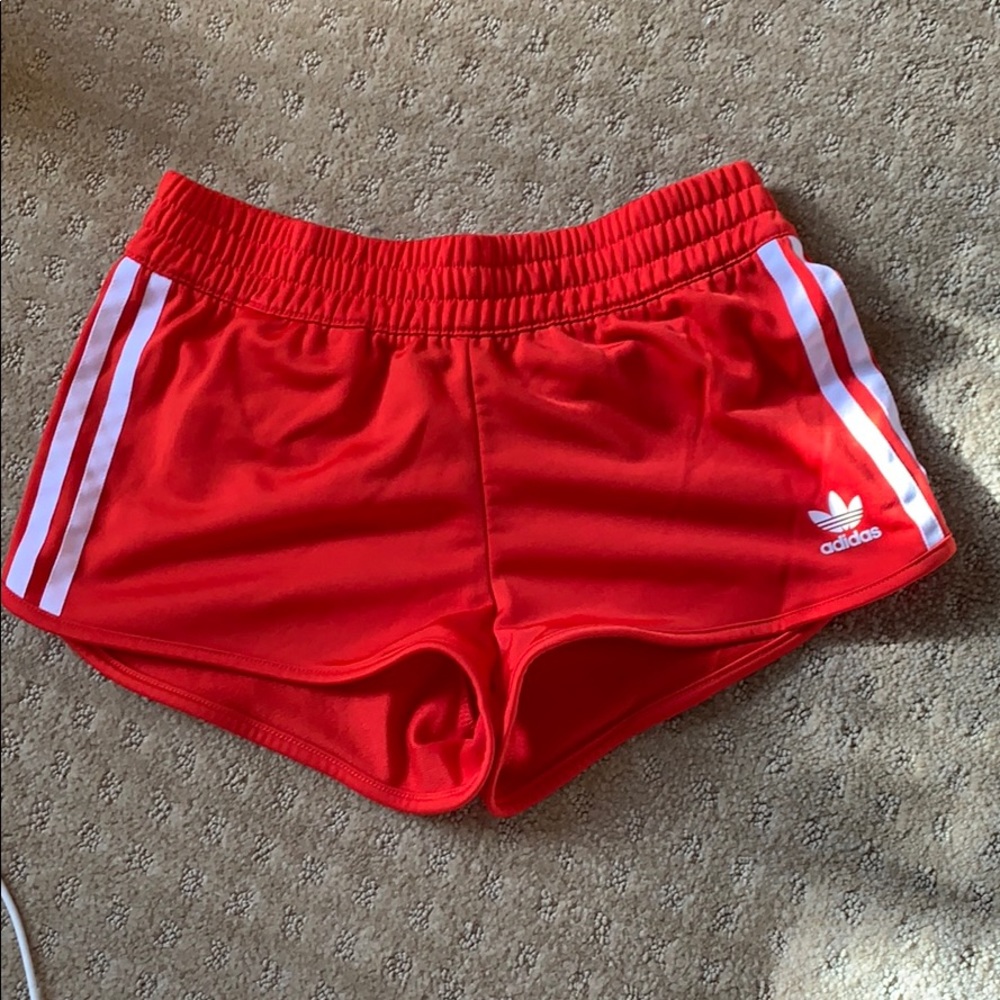 Authentic Adidas 3-striped shorts in XS
